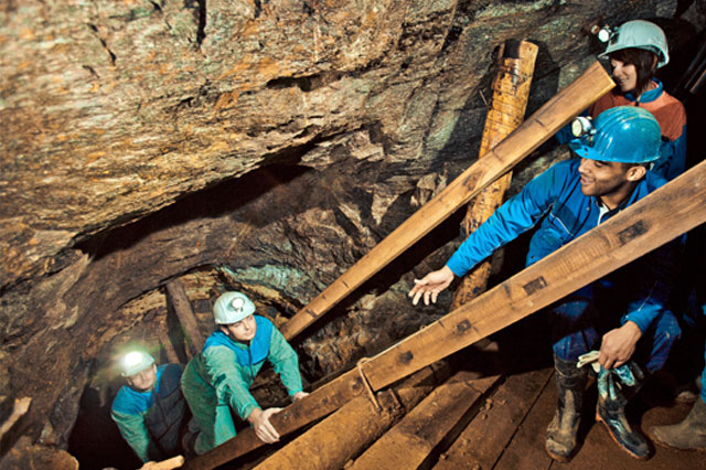 Im Besucherbergwerk Freiberg das Abenteuer Bergbau hautnah erleben.